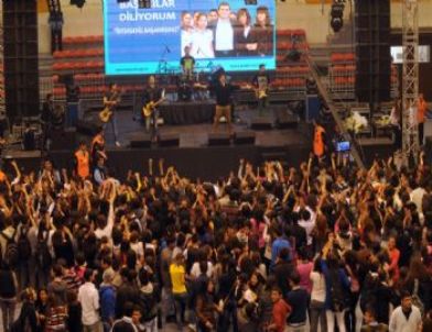 YGS Adayları Kepez'in Konseriyle Stres Attı