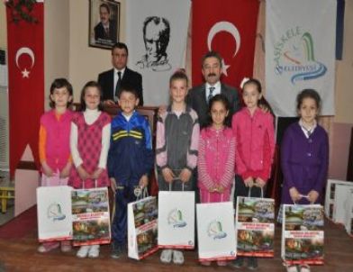 Başiskele Belediyesi Kütüphane Dostu Öğrencileri Ödüllendirdi