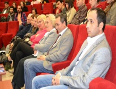 ÇOMÜ’de 'Türk Resimlerinde Modernizm Arayışları' Konulu Söyleşi Düzenlendi