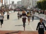 WİLMA ELLES - Yüksek Topuklular Maratonunda Carolin'de Koştu