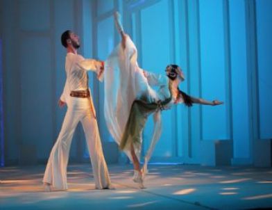 'Mevlana'nın Çağrısı' Bale Sahnesinde