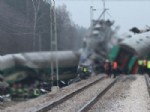 DONALD TUSK - Polonya'daki Tren Kazasında 14 Kişi Öldü