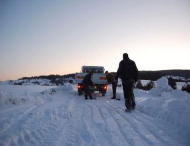 Kapalı Köy Yolları Hasta Vatandaşlara Zor Anlar Yaşatıyor