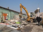 İBRAHIM PEHLIVAN - Sakarya Gar Meydanında Prefabrik İşyerleri Yıkıldı