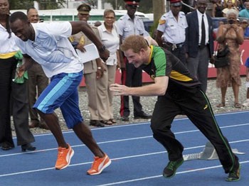 Dünyanın en hızlı adamı ile yarışa kalktı