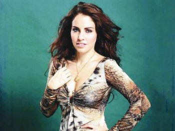 Aslı Tandoğan:Kılıç Kullanmaya Merak Sardım