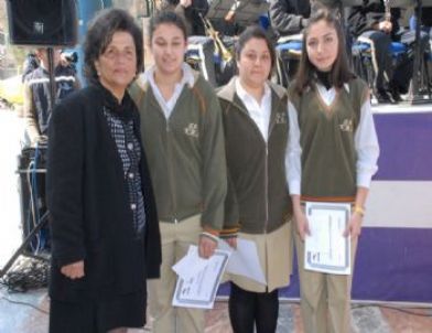 Kadını Anlatan Öğrencilere Ödül