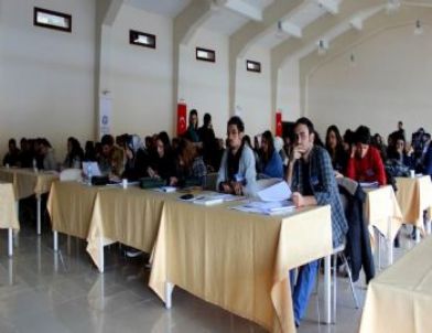 Kimyagerler Derneği Erzincan Üniversitesi’nde Panel Düzenledi