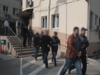 Küçükçekmece'de Kumar Operasyonu Operasyonda 45 kişi Gözaltına Alındı