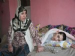 Fedakar Anne 33 Yıldır Sakat Oğluna Bakıyor