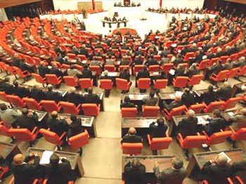 TBMM Milli Eğitim Komisyonunda Kavga