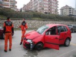 ULUDAĞ ÜNIVERSITESI TıP FAKÜLTESI HASTANESI - Takla Atan Otomobilin Sürücüsü Ağır Yaralandı