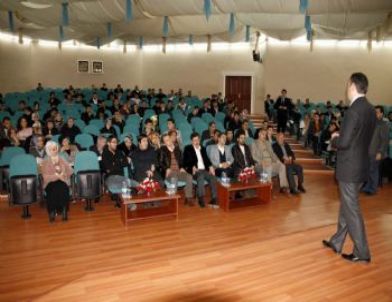 Ak Parti Siyaset Akademisi Dersleri Devam Ediyor