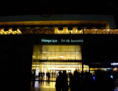 Geleceğin Aydınlığı İçin 60 Dakika Işıklar Kapandı