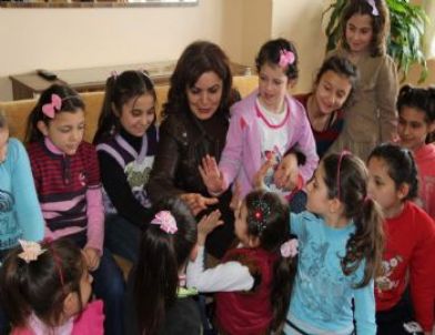 Giresun Üniversitesi Rektörü Kimsesiz Çocukları Ziyare Etti