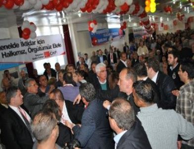 Kuşadası Chp'de Olaylı Kongre