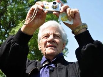 Ekrem Bora hayatını kaybetti