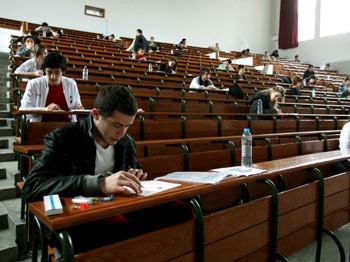 1 Milyon 837 Bin Aday YGS'de Ter Döktü