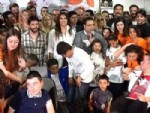 OKAN KARACAN - Akan Karacan Felçli Çocukları Kucakladı