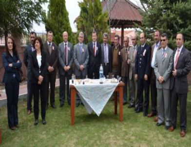 Alaca'da Polis Gününe Kokteylli Kutlama