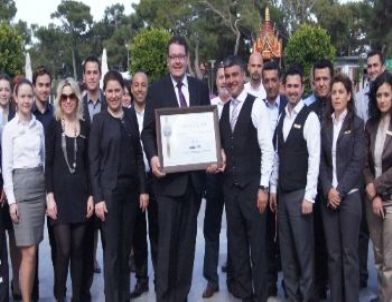 Rixos Sungate Hotel ‘en İyi Aile Oteli’ Seçildi