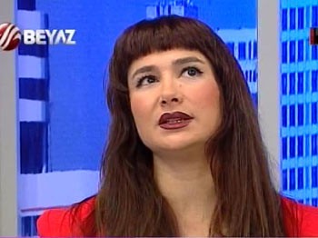 'Bir Ayağı Çukurda Olan İnsanlar Hala Ekranlarda...'