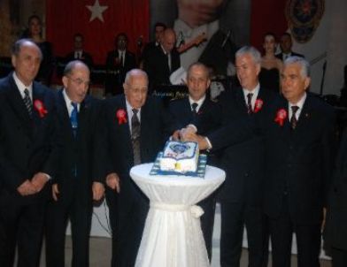 İzmir'de Türk Polis Teşkilatı'nın 167. Yıldönümü Balosu