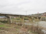 ÇÖKME TEHLİKESİ - Kozcağız Köprüsü Onarım Bekliyor