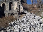 LALA MUSTAFA PAŞA - Kars’ta Tarihi Beylerbeyi Sarayı Yıkılıyor