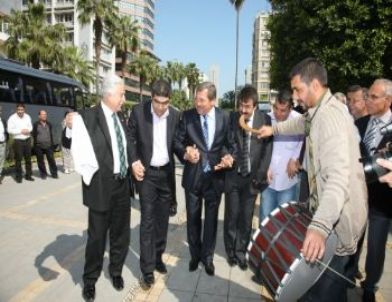 Adana Büyükşehir'de En Düşük İşçi Maaşı 2 Bin 100 Liraya Yükseldi