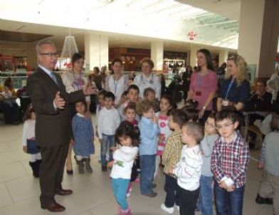 Ana Okulu Öğrencilerinin Resim Sergisini Belediye Başkanı Sedat Pekel Açtı