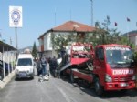 POLİS KAMERASI - Derede Bulunan Minibüs İncelemeye Alındı
