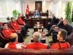 Genç Milli Güreş Takımı Özdemir’i Ziyaret Etti