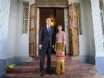 AUNG SAN SUU KYI - İngiltere Başbakanı Cameron, Myanmar’a Yaptırımları Kaldırma Çağrısı Yaptı
