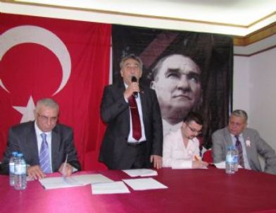 CHP Kiraz'da Zeybek, Beydağ'da Kırcan Güven Tazeledi