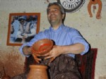 MURAT GÖKTÜRK - Bakan Ergün şalvar giydi, çanak çömlek yaptı