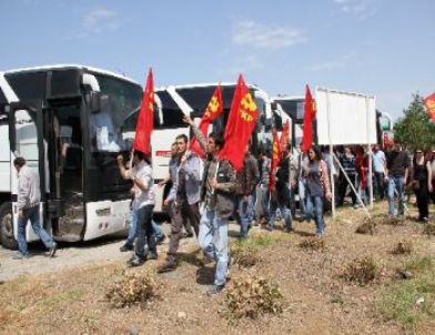 Hatay’a İzinsiz Gösteriye Giden Tkp’liler Adana’dan Döndürüldü