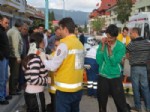 Marmaris'te Motosiklet Yayaya Çarptı: 3 Yaralı