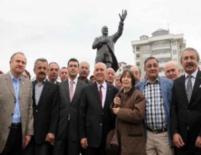 Rauf Denktaş'ın Adı Yenimahalle'de Yaşayacak - Ankara