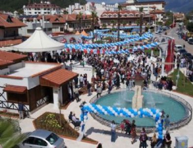 İçmeler'de Turizm Sezonu Meydanla Açıldı