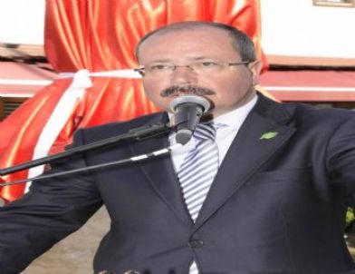 Kuşadası Belediyesi’nden Vefa Heykelleri