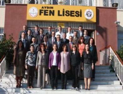 Vali Al’den Türkiye Birincisi Öğrencilere Ziyaret