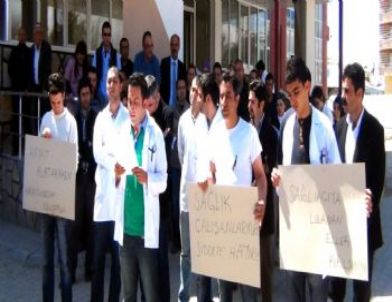 Doktor Ersin Arslan'ın Öldürülmesi Erciş'te Kınandı