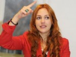 MERAL OKAY - Meryem Uzerli'ye Şaşırtan Jest