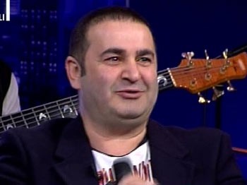 Şafak Sezer Stüdyoyu Bastı