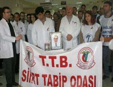 Doktor Cinayetine Sağlık Çalışanlarından Tepki