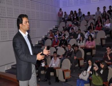 Ekonomi Kulübünden Kariyer Zirvesi Konferansı