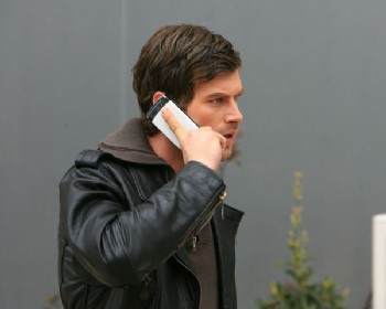 Kuzey'in Deli Kadir versiyonlu mezarlık sahnesi!