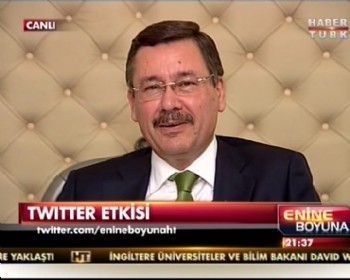 Bayülgen: Melih Gökçek'in Yaptığı Büyük Cesarettir