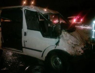 Kontrolden Çıkan Minibüs Takla Attı: 1 Ölü, 3 Yaralı